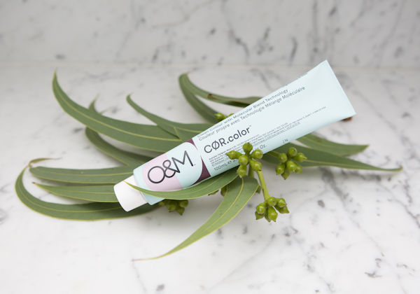 Made with certified organic coconut and macadamia oils and O&M's revolutionary molecular blend technology.